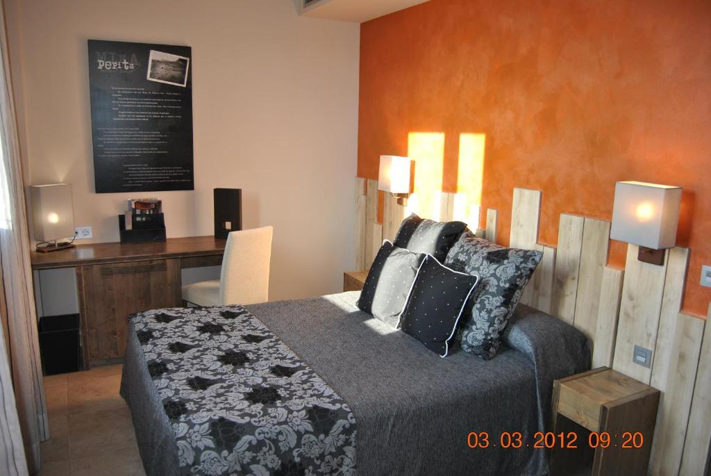 Santa Barbara Hotel Sant Corneli Phòng bức ảnh